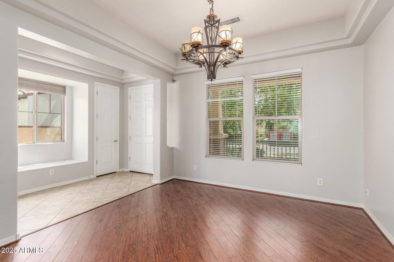 2789 N Heritage St - Photo 5 of 50