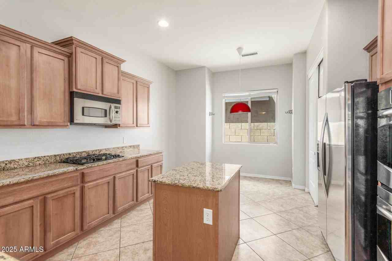 2789 N Heritage St - Photo 6 of 50