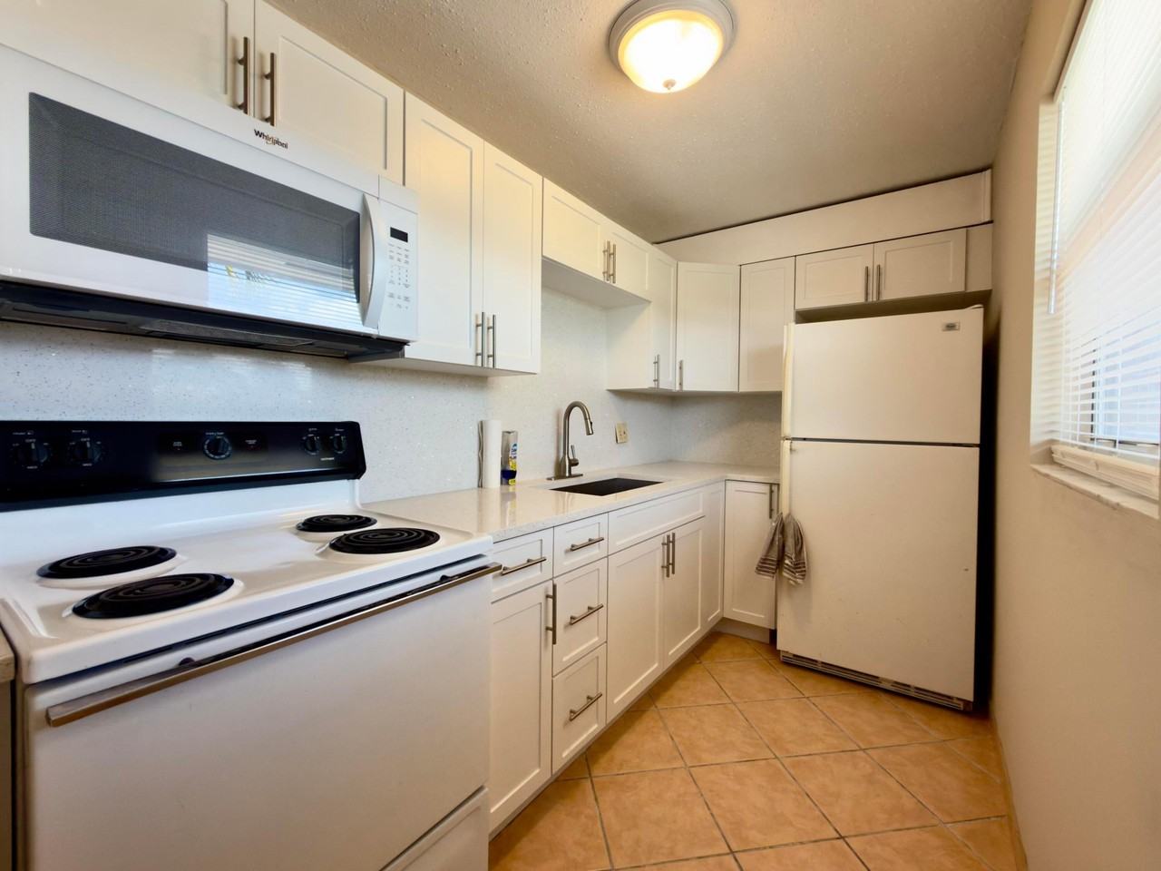 200 Bonnie Blvd - Photo 3 of 28