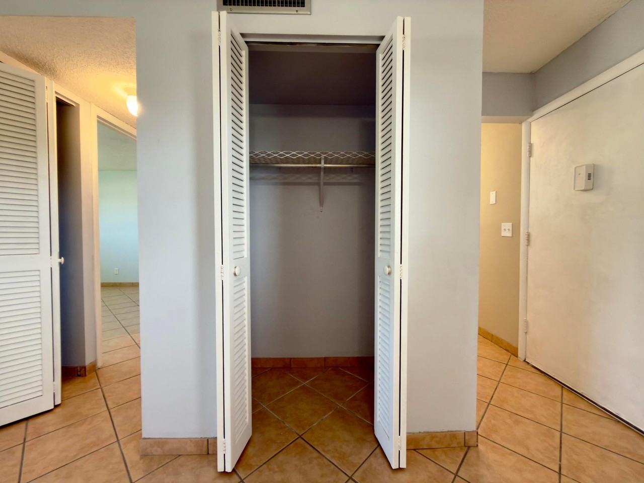 200 Bonnie Blvd - Photo 5 of 28