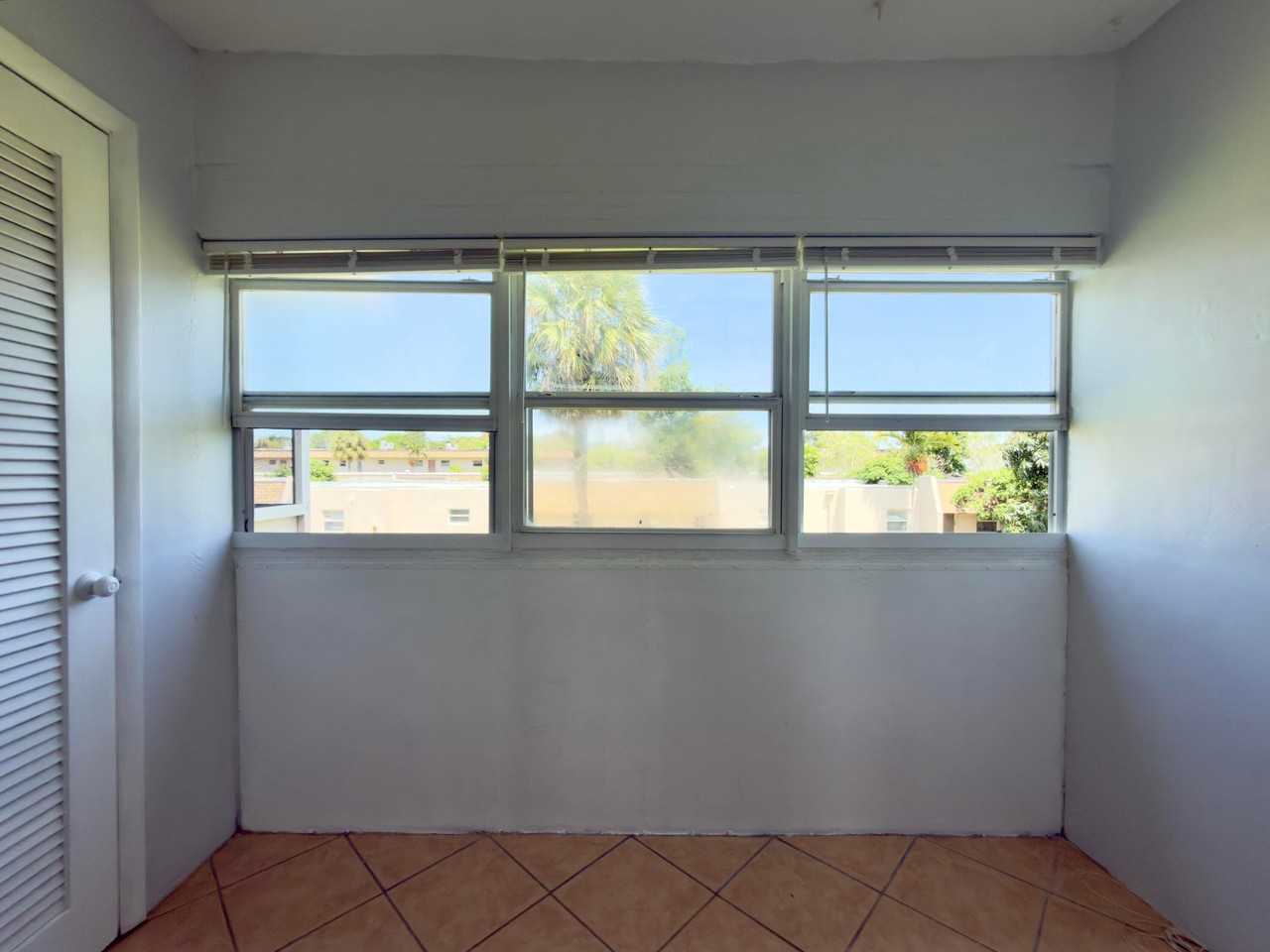 200 Bonnie Blvd - Photo 7 of 28