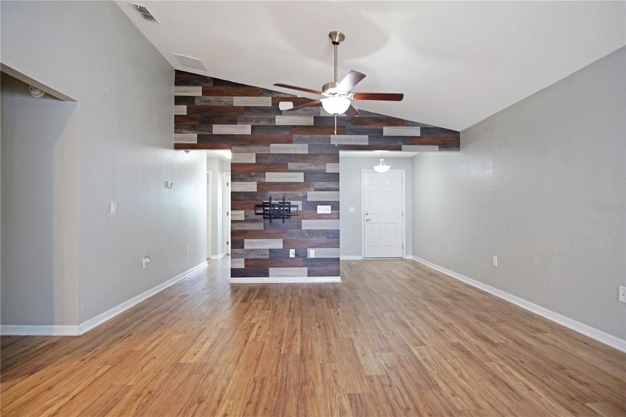 661 Persian Dr - Photo 6 of 26