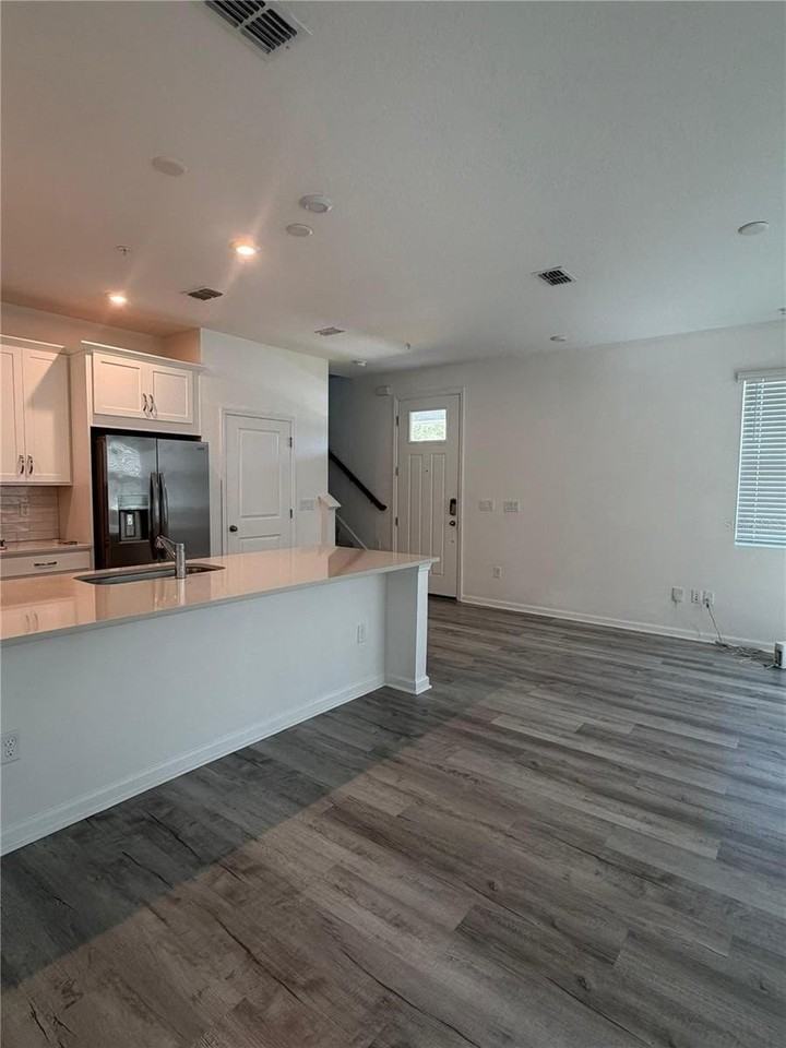 7708 Clove Hitch Way - Photo 4 of 18