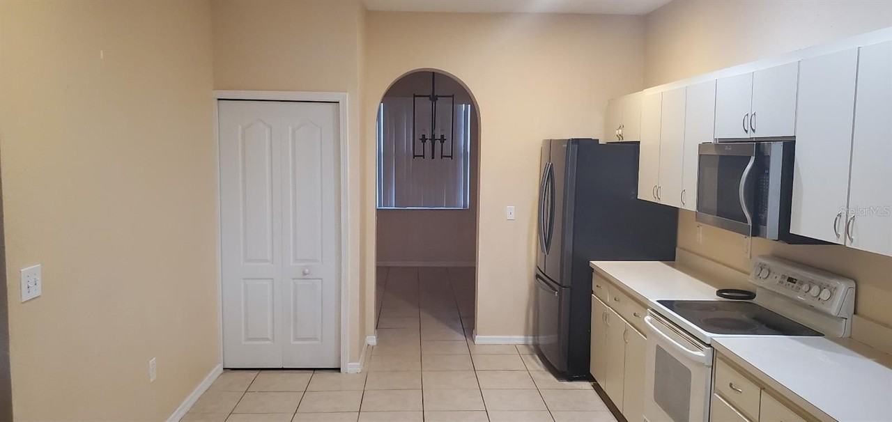 810 Terranova Rd - Photo 2 of 10