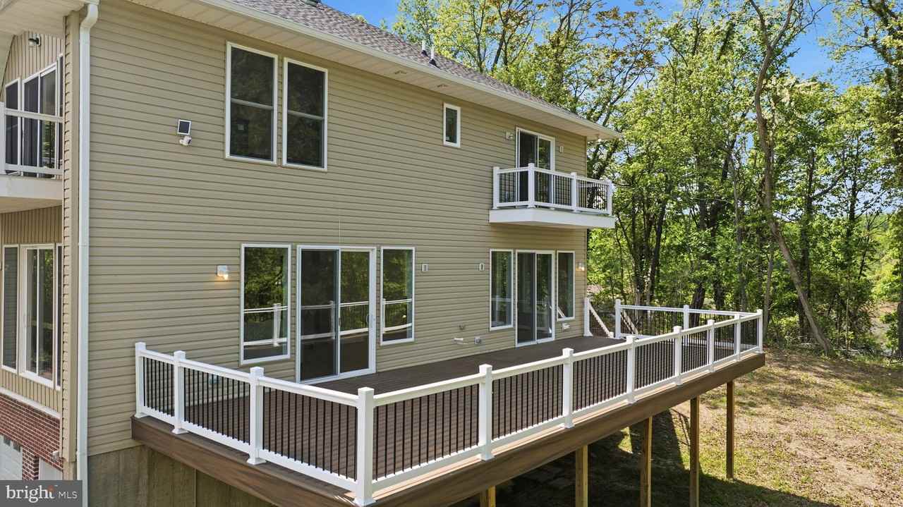 5116 Shore Dr - Photo 6 of 50