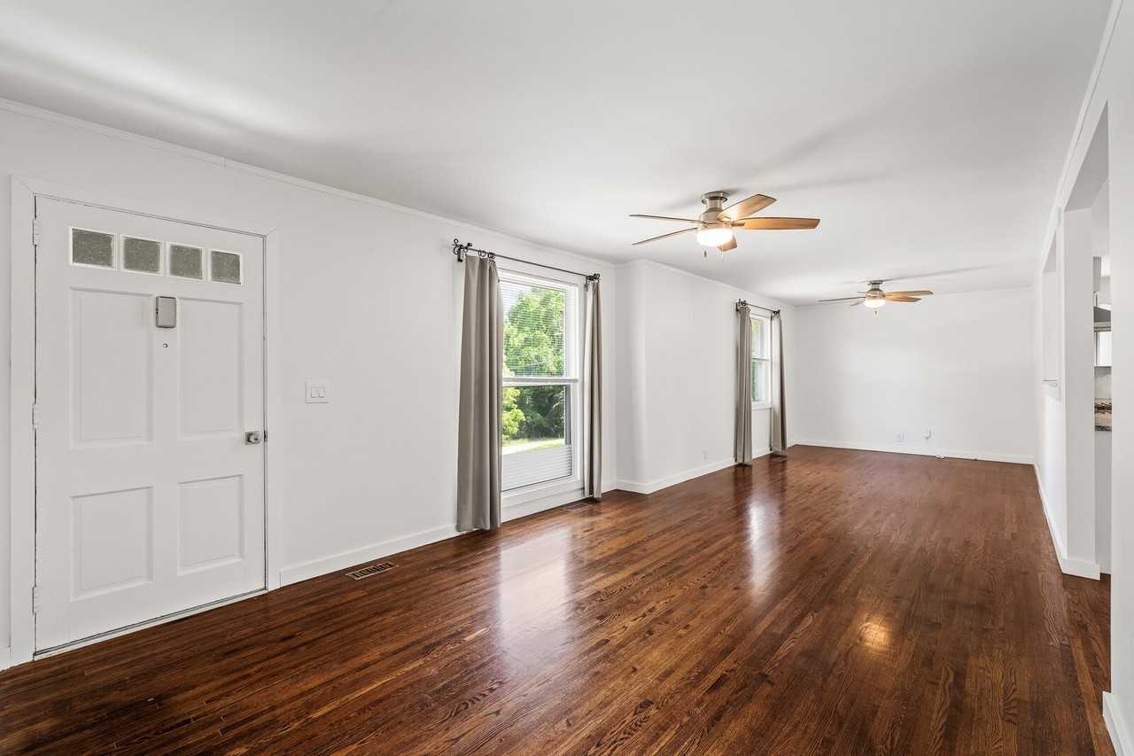2219 Dearborn Dr - Photo 3 of 30