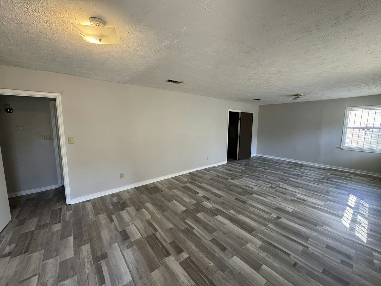 3963 Meadowlane Drive - Photo 2 of 12