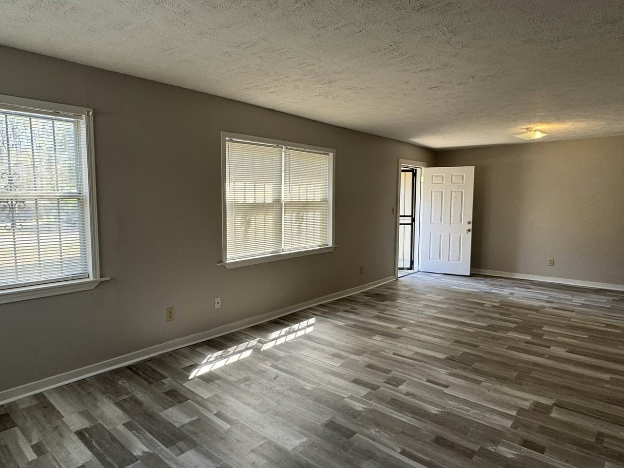3963 Meadowlane Drive - Photo 3 of 12