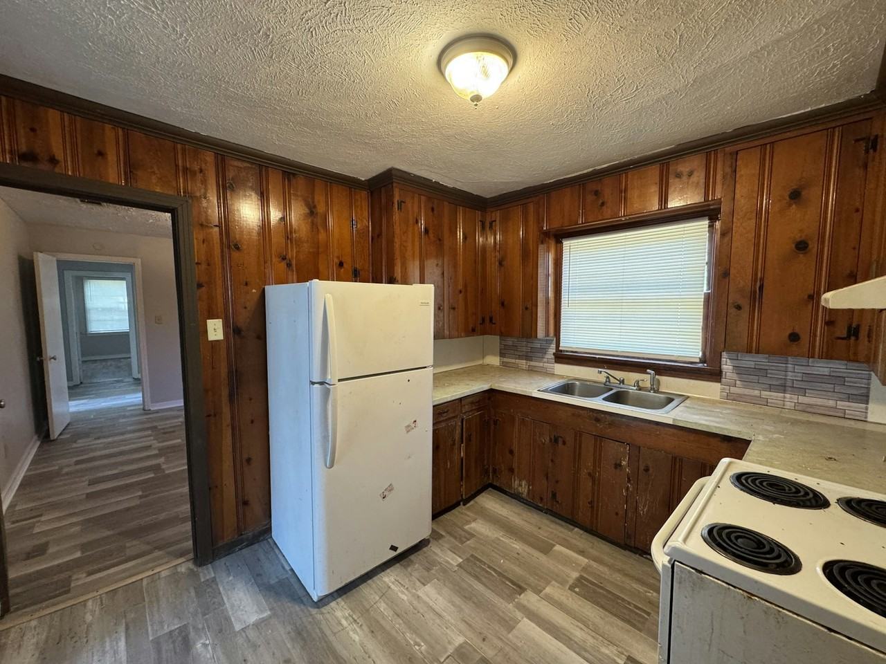 3963 Meadowlane Drive - Photo 4 of 12