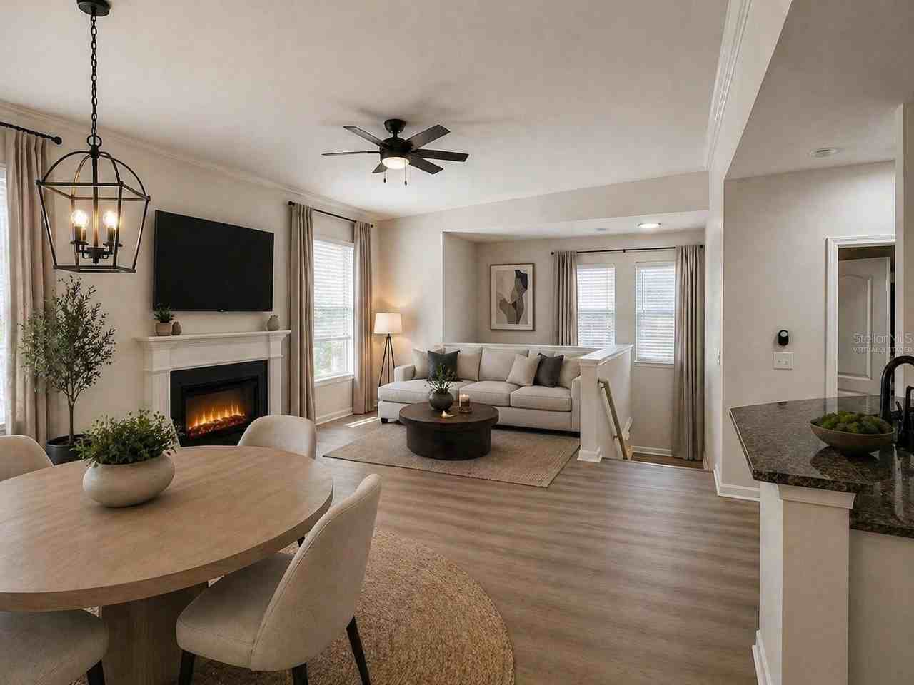 18105 Villa Creek Dr - Photo 2 of 24