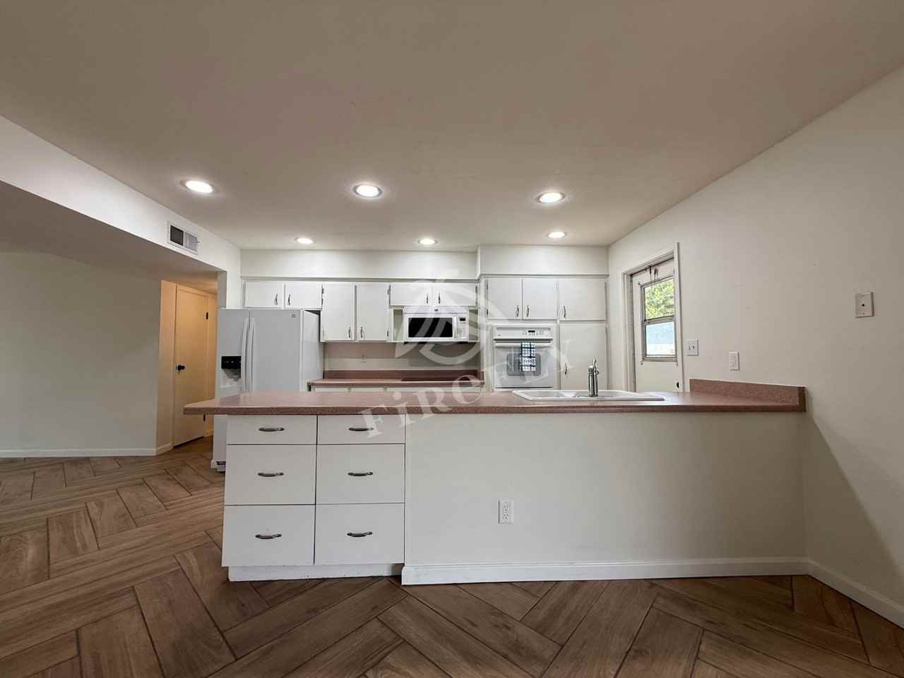 8129 North 17th Drive - Photo 7 of 24