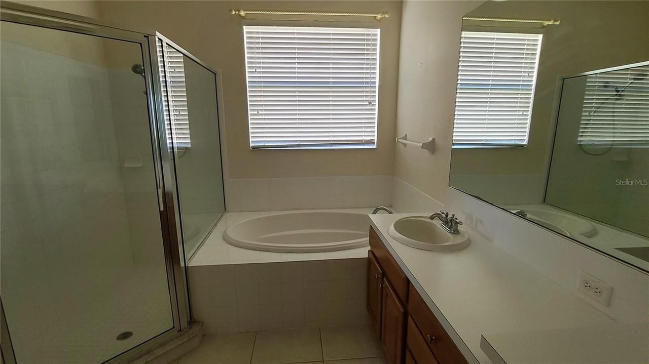 31422 Bridgegate Dr - Photo 2 of 21