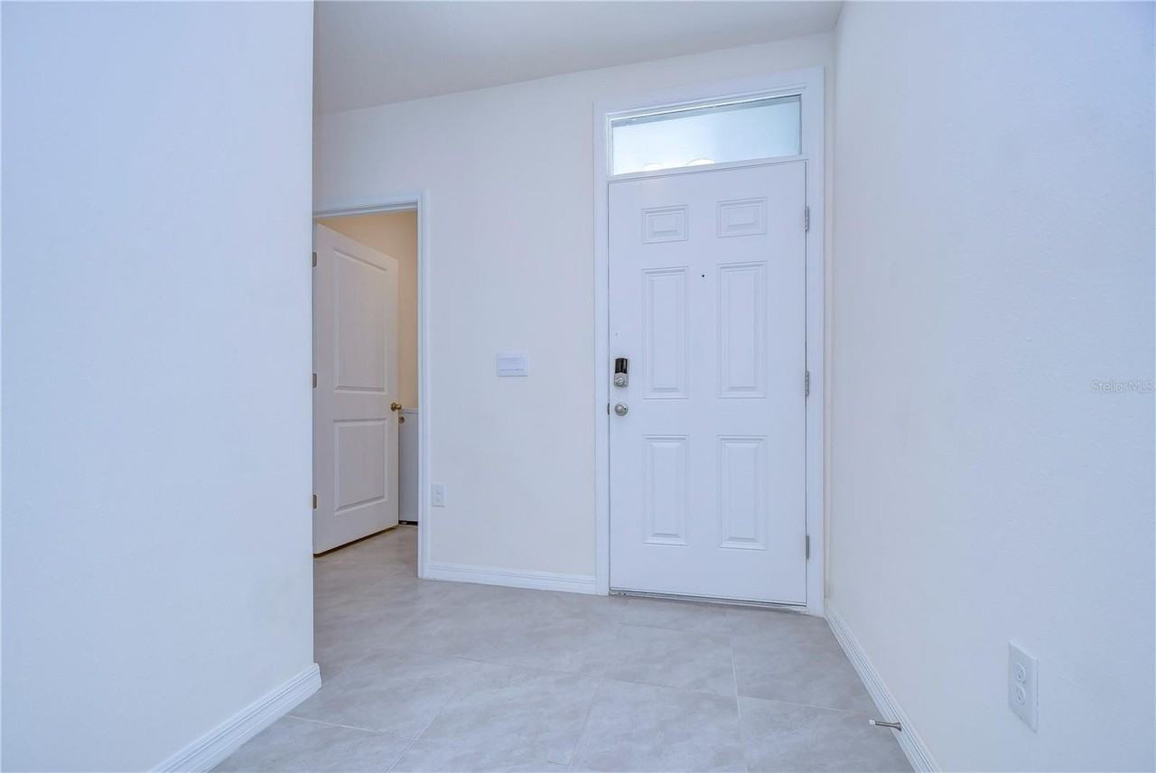 5460 Warrington Town Path - Photo 4 of 50