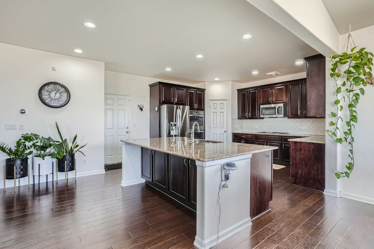 10748 Worthington Circle - Photo 3 of 28