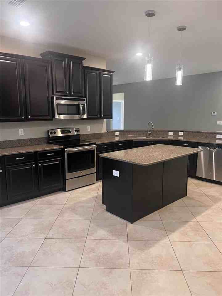 2502 Cumberland Cliff Dr - Photo 2 of 32