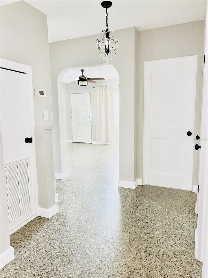 797 W Harbor Dr S - Photo 4 of 19