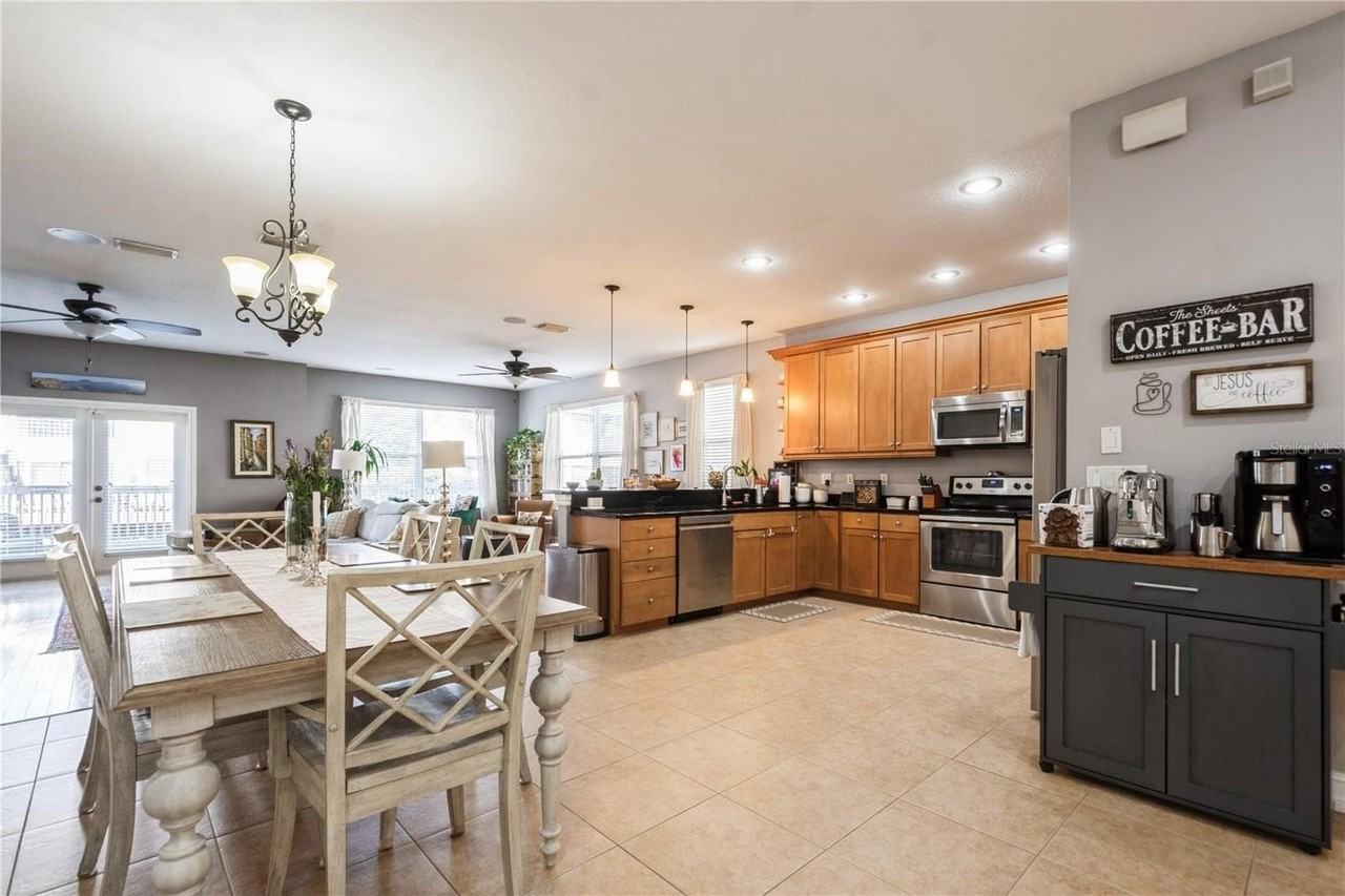 10422 La Mirage Ct - Photo 6 of 35