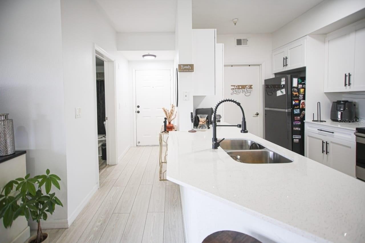 5572 Metrowest Blvd #311 - Photo 3 of 8