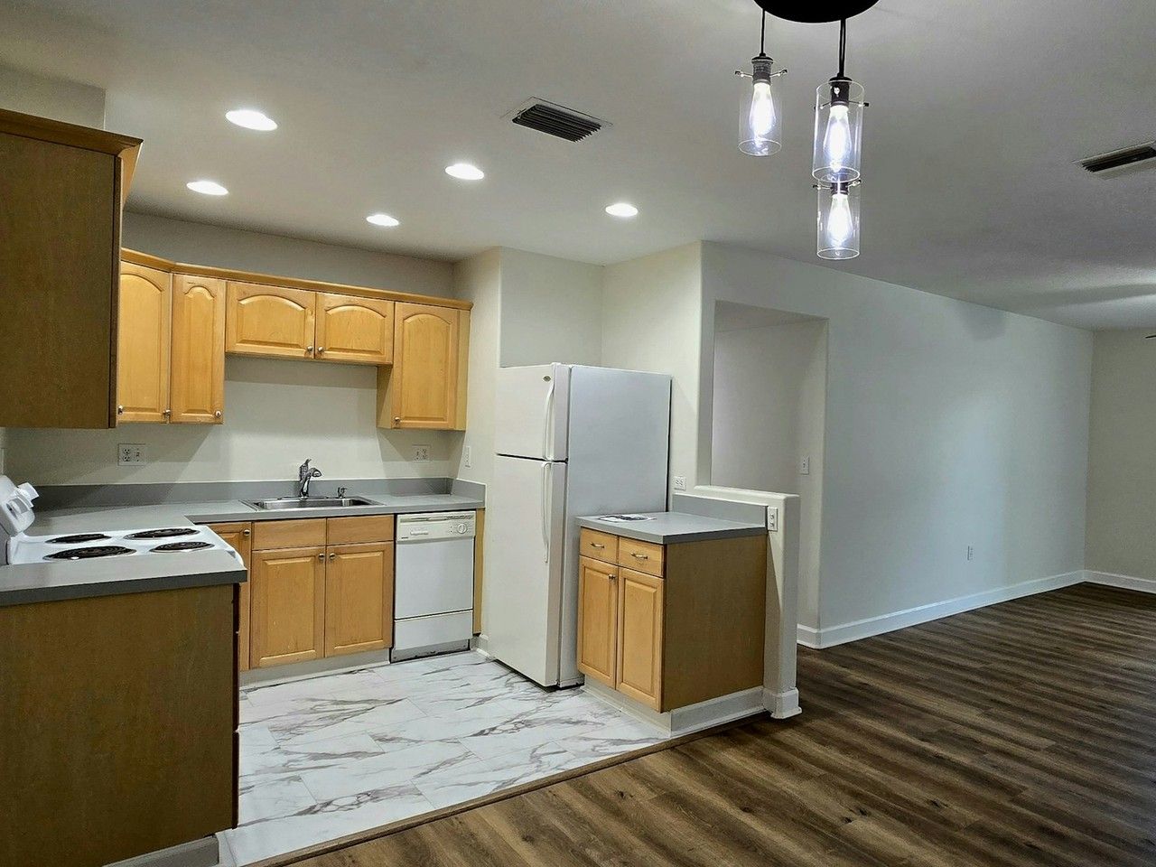 940 Lake Destiny Road Unit H - Photo 4 of 14
