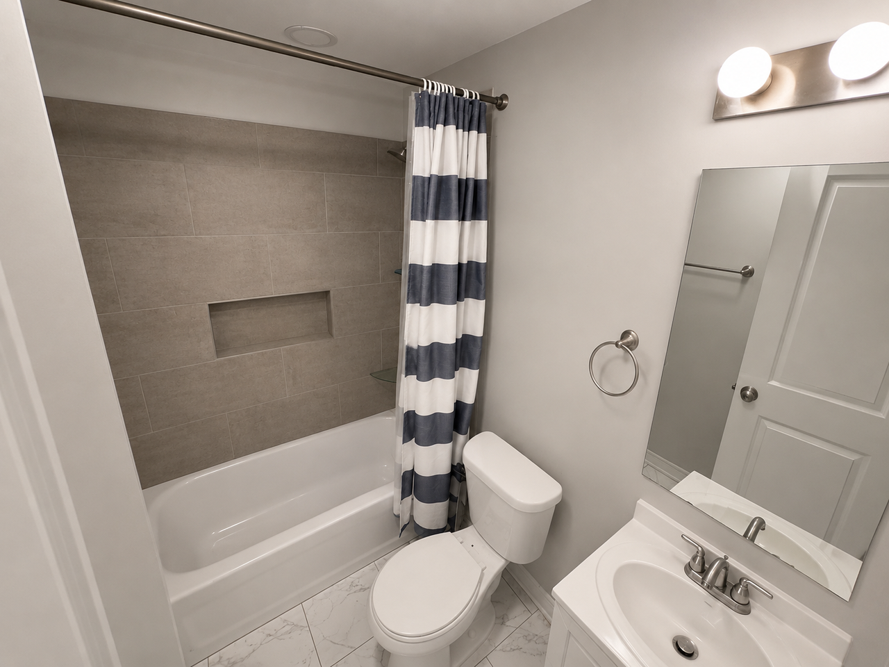3622 West Franklin Boulevard, Unit Garden - Photo 6 of 13