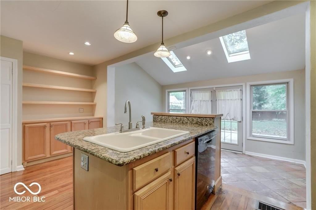 5845 Brouse Ave - Photo 4 of 23