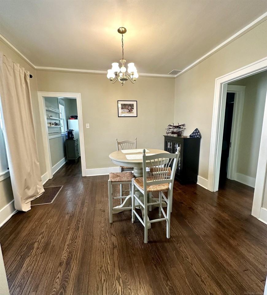 1348 Wayburn St - Photo 4 of 13