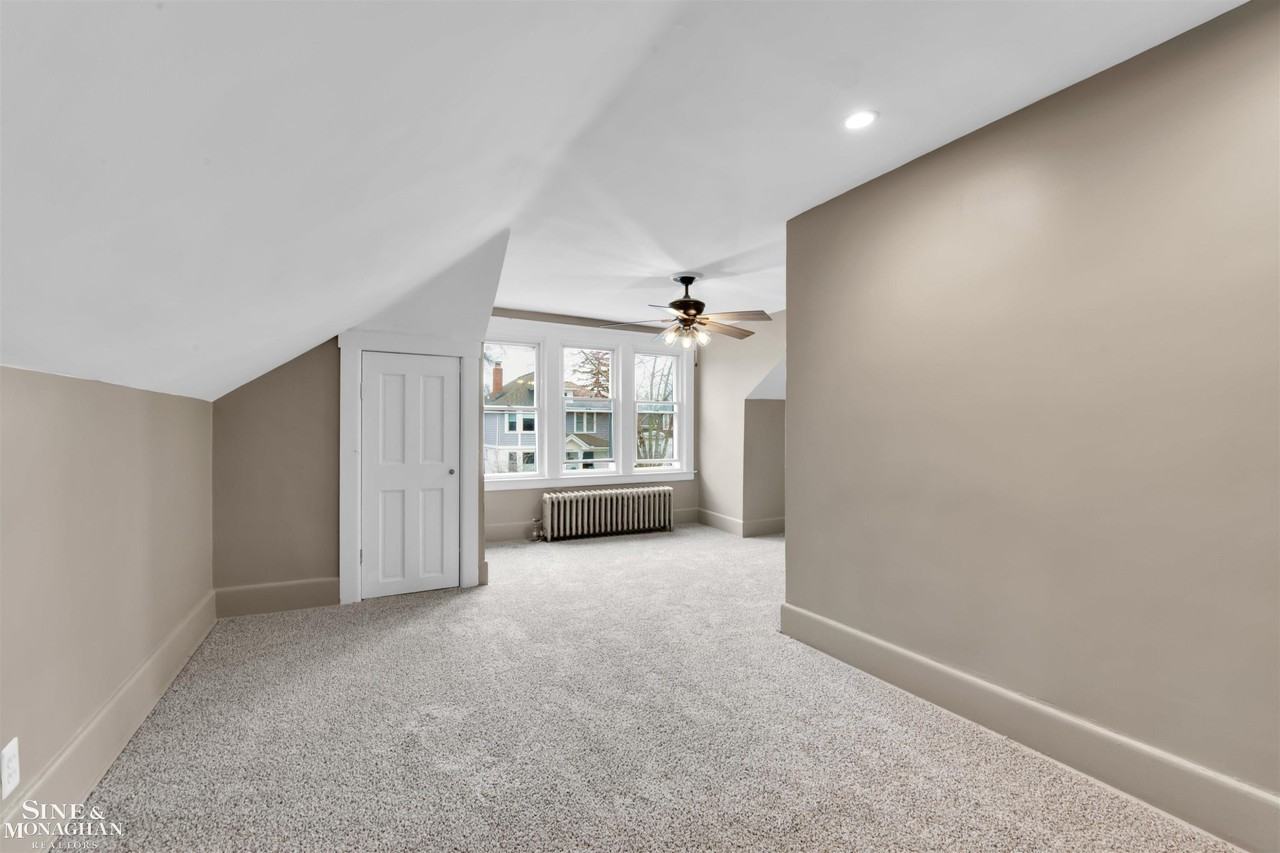 1083 Lakepointe St #2 - Photo 2 of 17