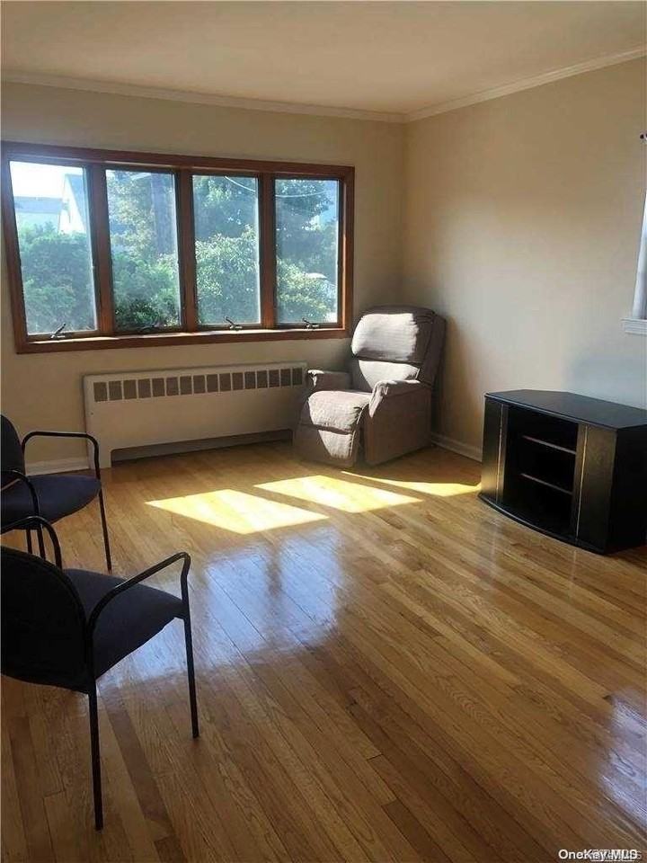 220 Pershing Pkwy - Photo 2 of 19