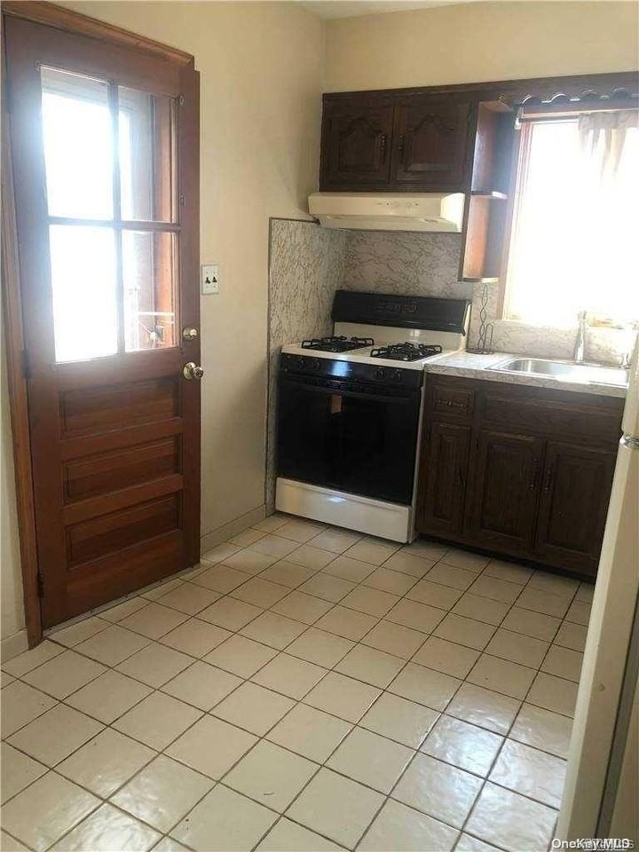 220 Pershing Pkwy - Photo 6 of 19