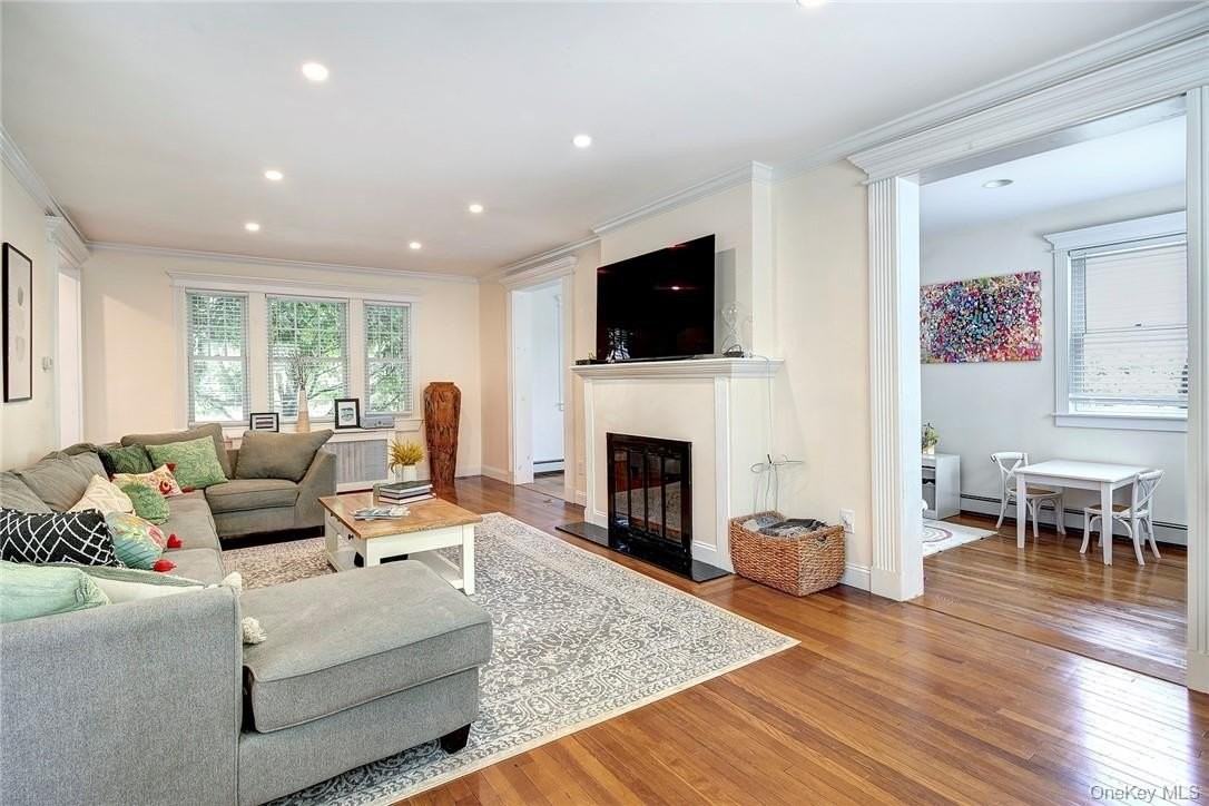 8 Horton St - Photo 4 of 24