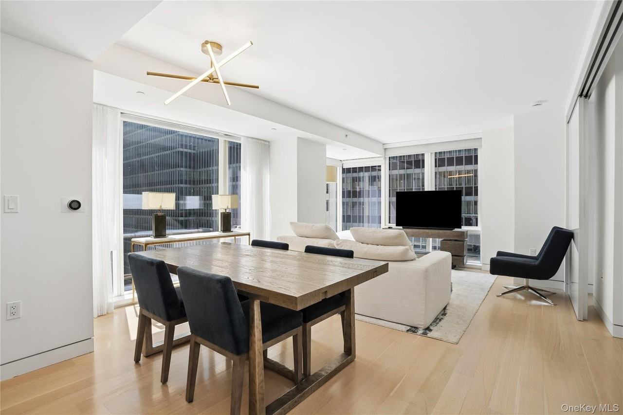 135 W 52nd St #16E