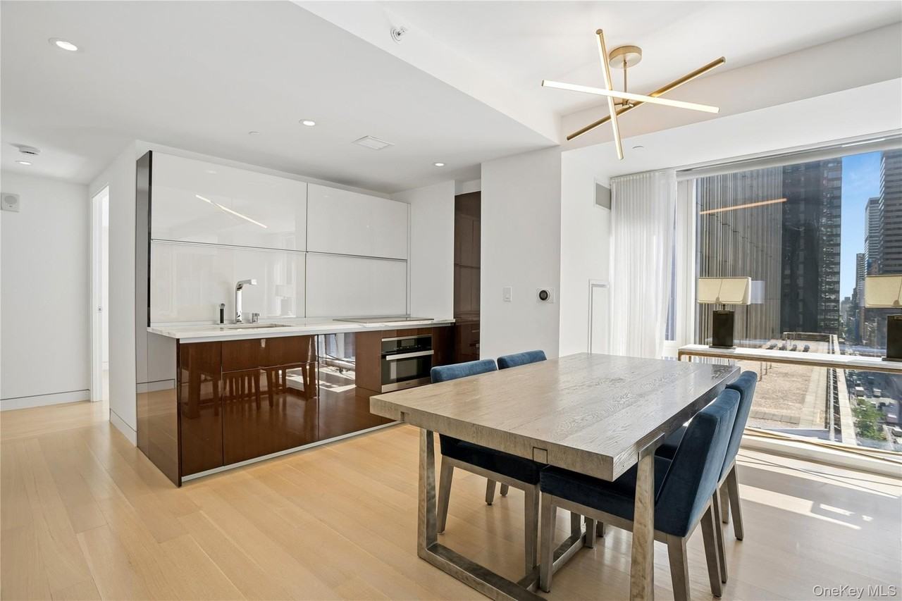 135 W 52nd St #16E - Photo 4 of 16