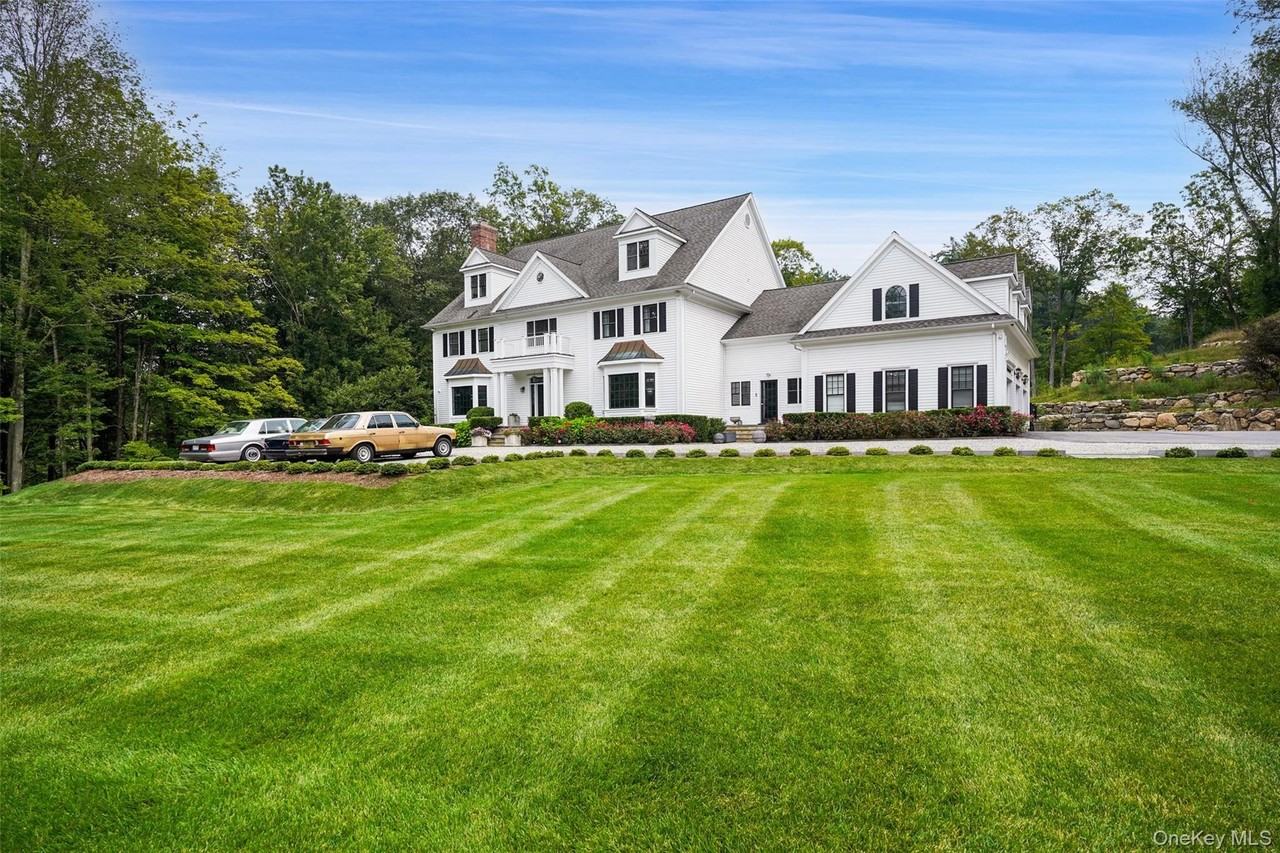 487 Bedford Center Rd - Photo 2 of 41