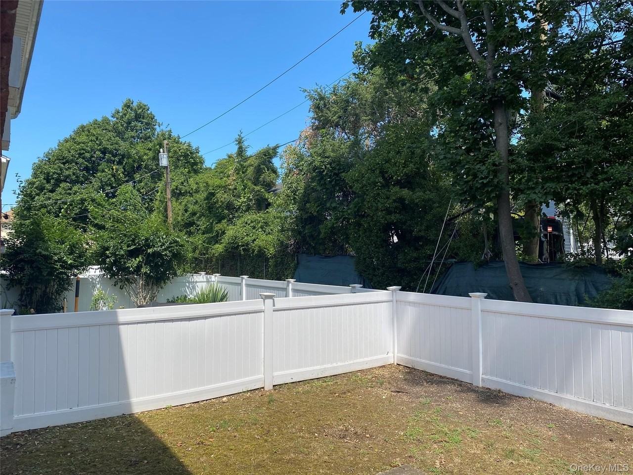 348 Dawson Ln - Photo 3 of 8
