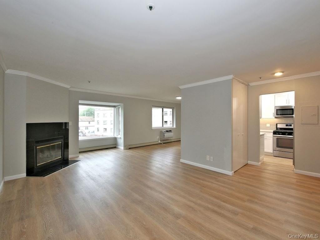 300 Livingston Ave #3E - Photo 3 of 11