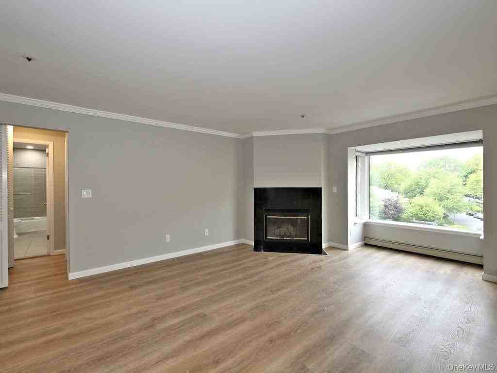 300 Livingston Ave #3E - Photo 5 of 11