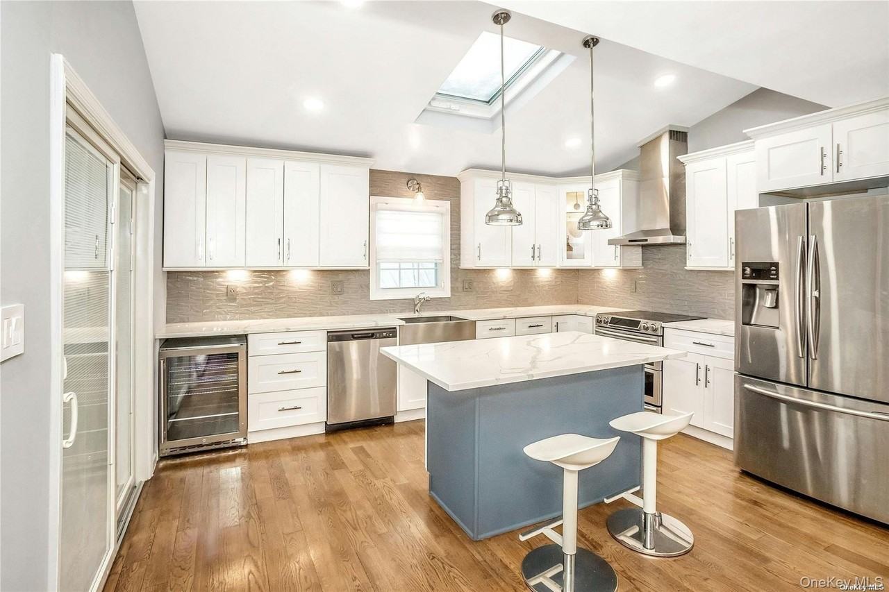865 Grand Blvd - Photo 3 of 25