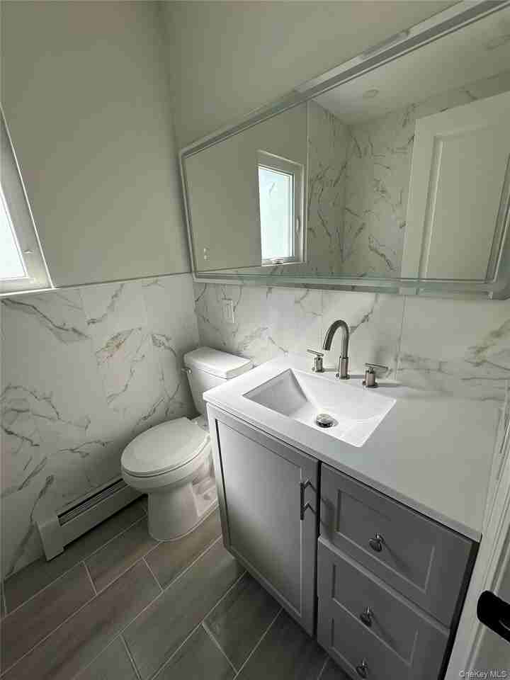 2040 41st St #2 - Photo 3 of 16