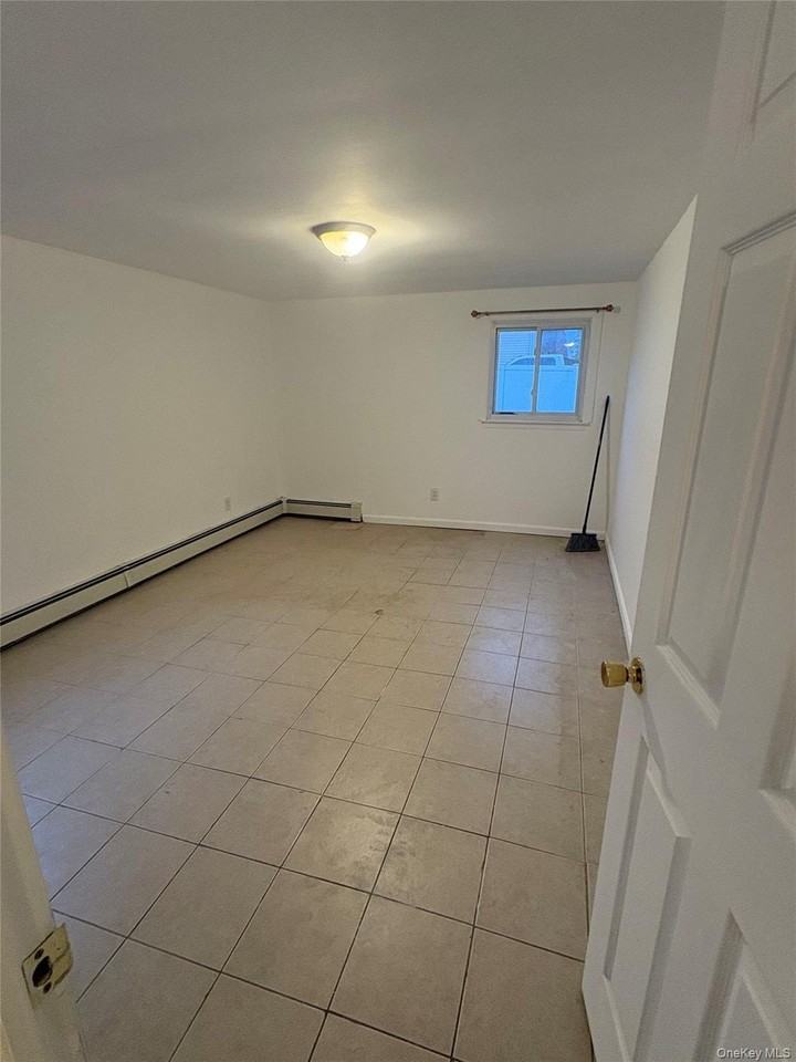 225 W Marshall St - Photo 5 of 13