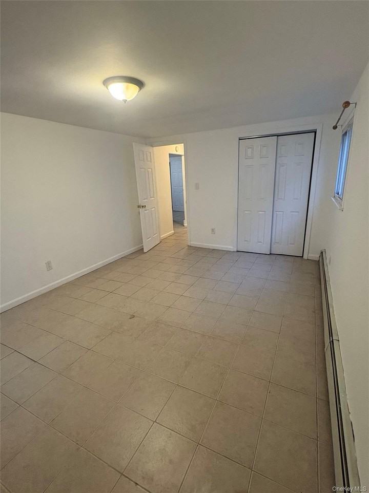 225 W Marshall St - Photo 6 of 13