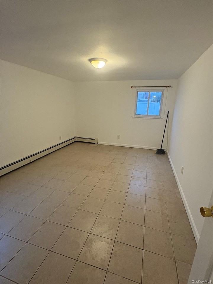 225 W Marshall St - Photo 7 of 13