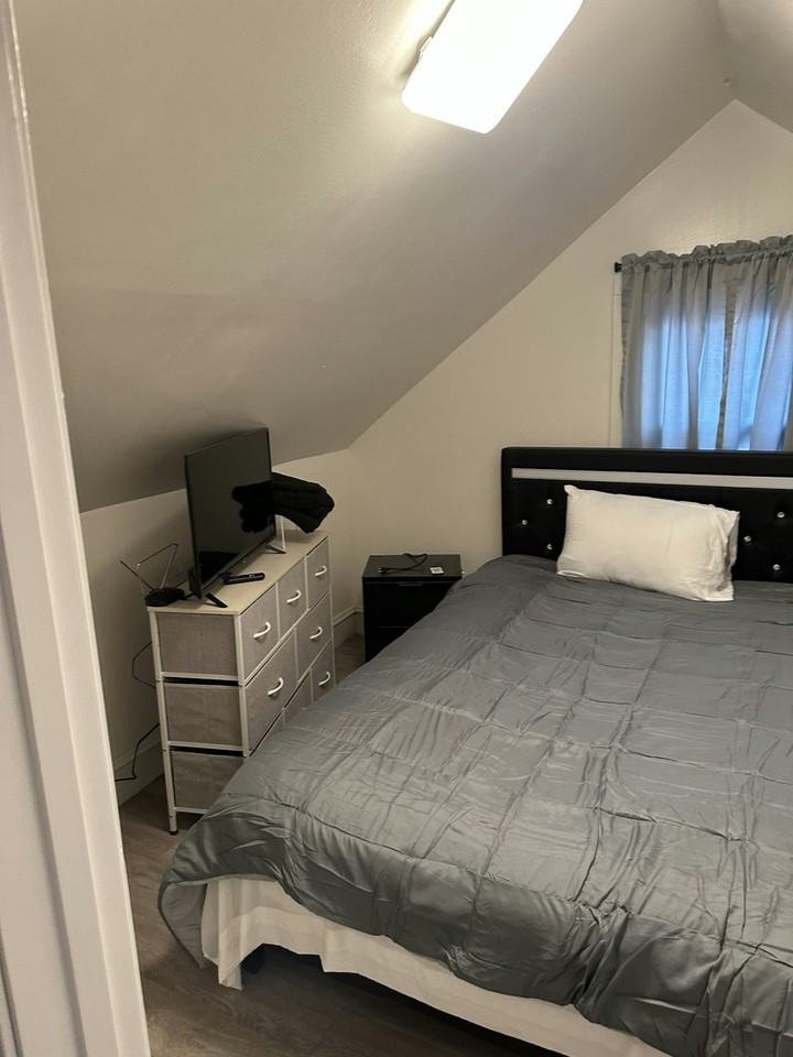 35 Rittenhouse Terrace, Unit   3-ROOM FOR RENT - Photo 5 of 14