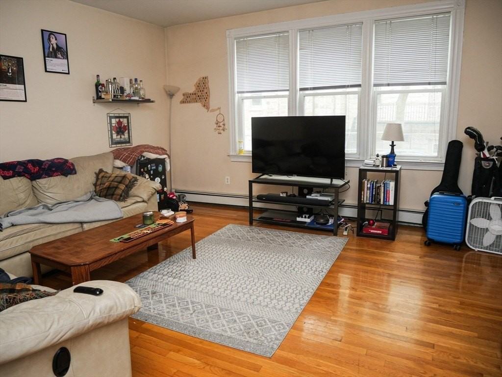 237 W 3rd St #1