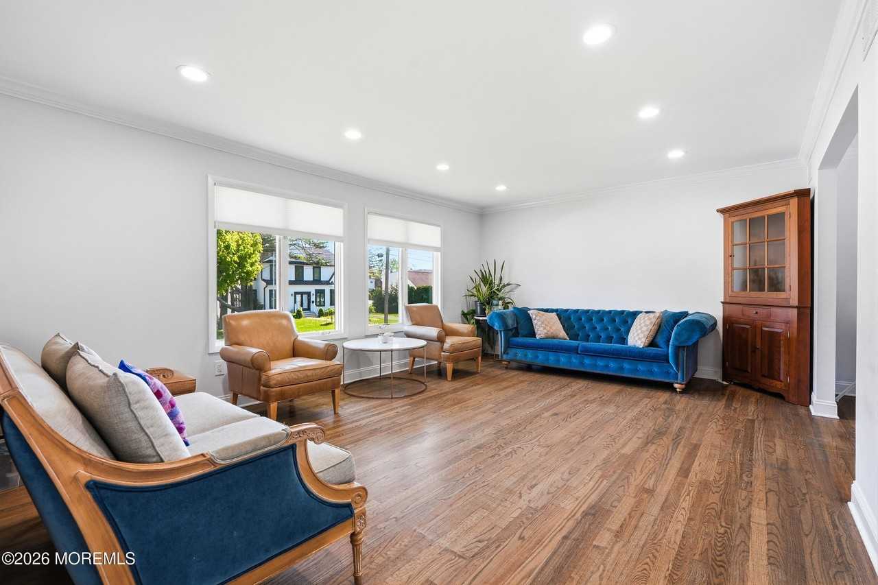 295 Jersey Ave - Photo 4 of 31