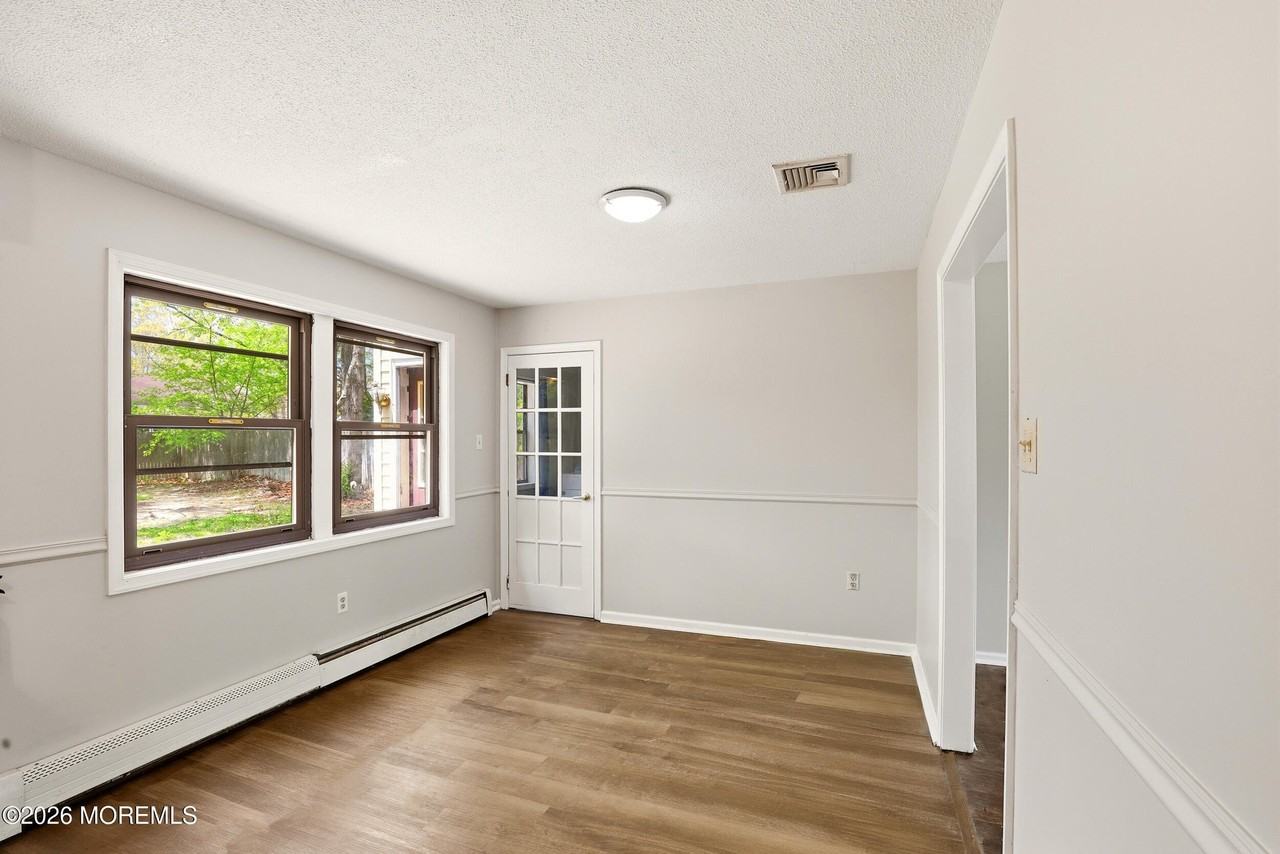 19 Oakleaf Dr - Photo 2 of 12