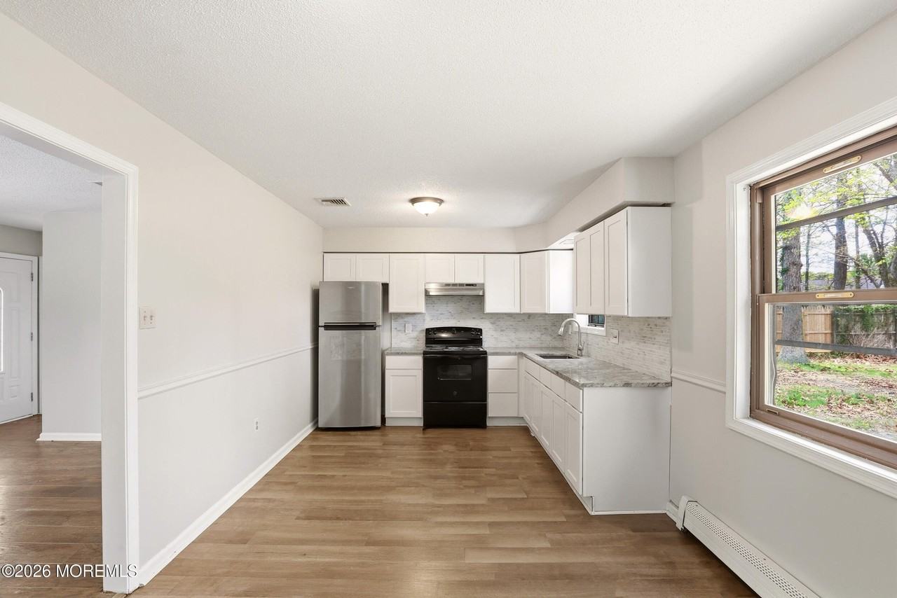 19 Oakleaf Dr - Photo 3 of 12
