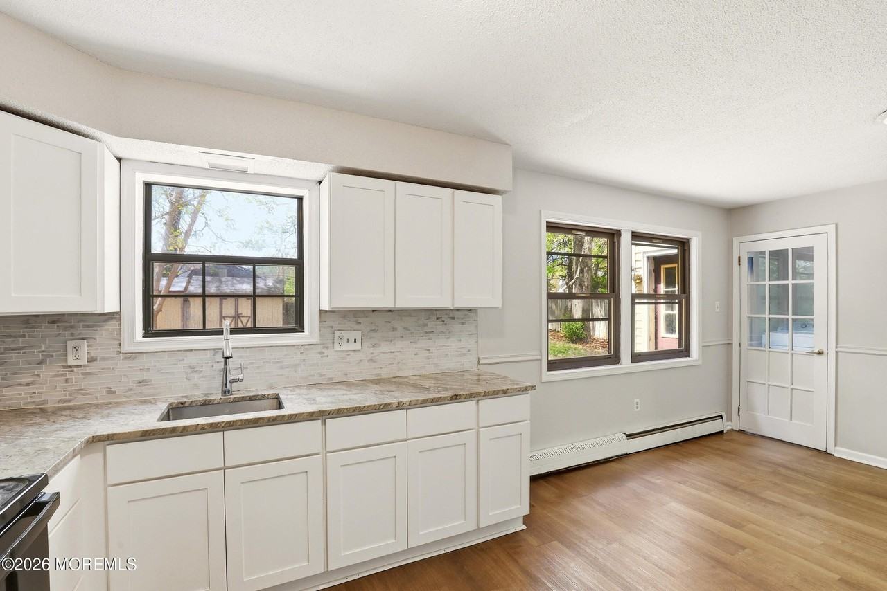19 Oakleaf Dr - Photo 4 of 12