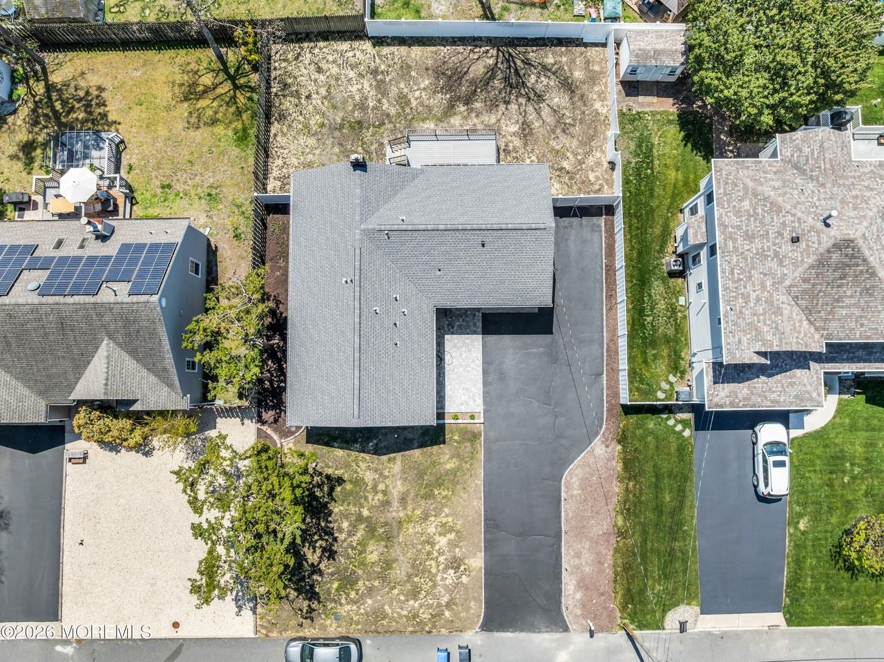 1199 Canal Ave - Photo 4 of 30