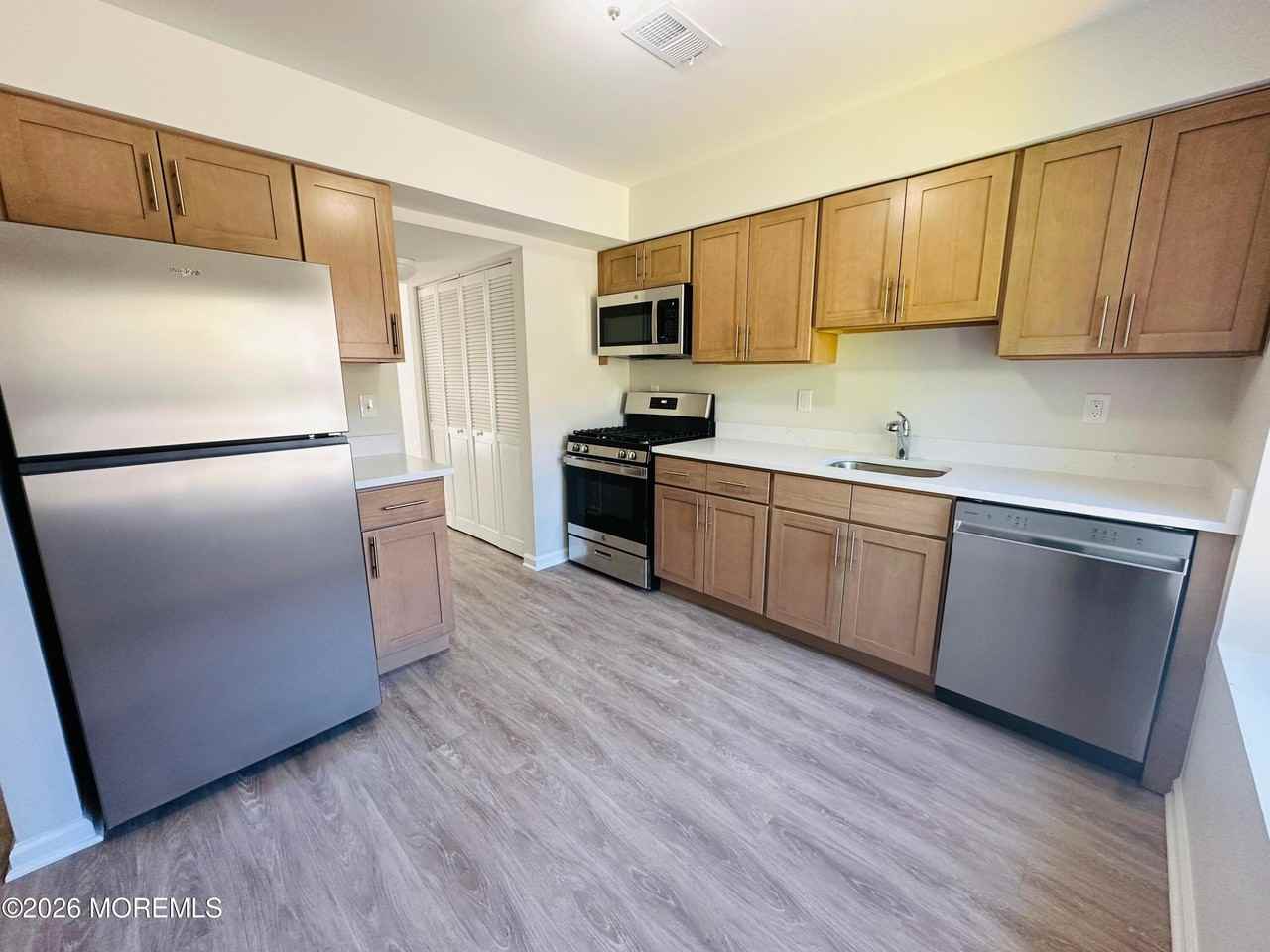 402 Woodlake Manor Dr #1000 - Photo 2 of 18