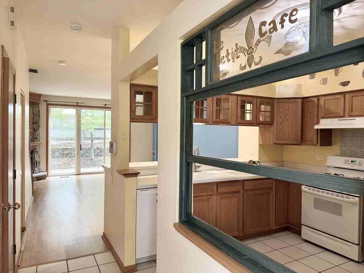 2524 Carrolwood Rd #2524 - Photo 3 of 11